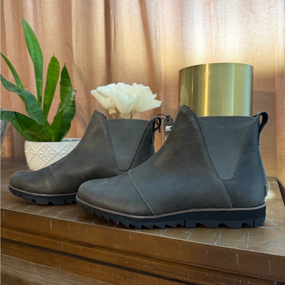 Sorel Shoes - Sorel Dark Gray Ankle Booties - waterproof size 10